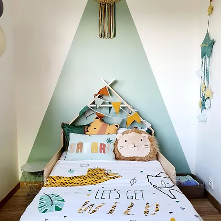 Apartament 4 Pieces Dans Avec Piscine Et Jardin Pour Enfants